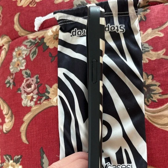 Loopy Case Zebra Pattern Pouch - Picture 4 of 4